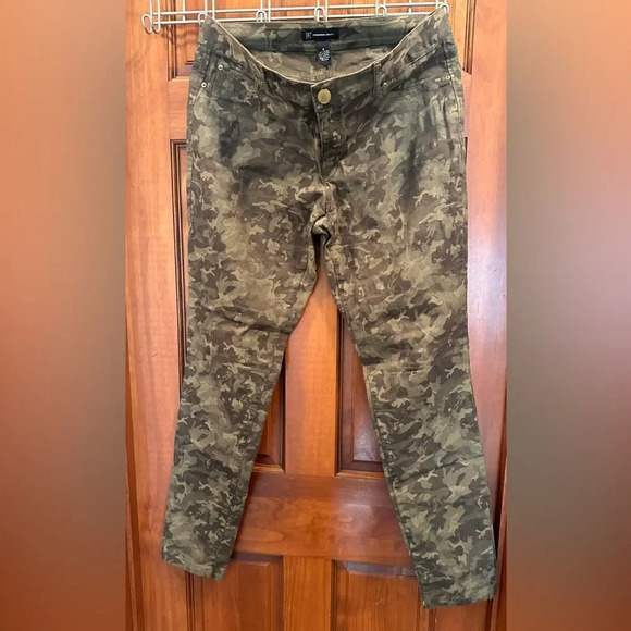 Inc international concepts stretchy women’s camouflage pants sz 8 - Picture 1 of 4
